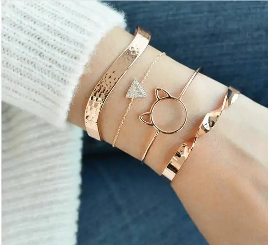 

4 Pcs/ Set Boho Inlaid Crystal Gem Cat Head Triangle Twisted Irregular Gold Opening Bracelet Set Female Personality Jewelry Gift