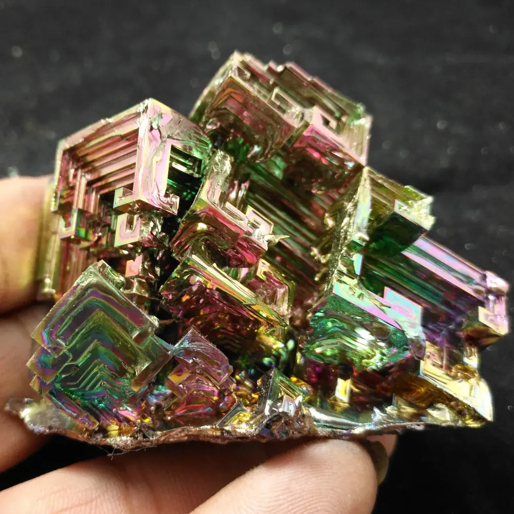 The picture of real sale 201 gram Bismuth rainbow crystal