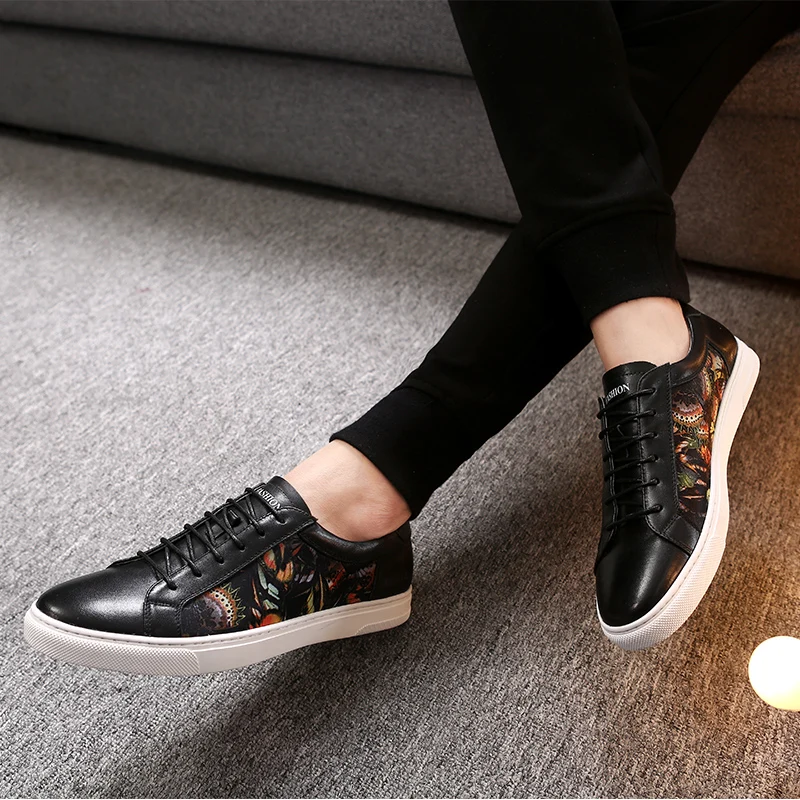 

MYCORON 2018 New Spring Men Casual Boots Breathable Black White Lace-Up Shoes Luxury Fashion Men Flats Shoes Herren Schuhe