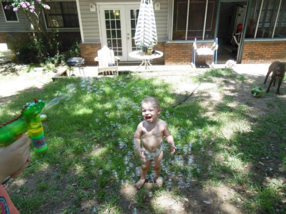 Dinosaur Bubble Shooter Gun Light Up Bubbles Blower with LED Flashing Lights and Sounds Dinosaur Toys for Kids, Boys and Girls Dinosaur Bubble Shooter Gun Light Up Bubbles Blower with LED Flashing Lights and Sounds Dinosaur Toys for Kids, Boys and Girls