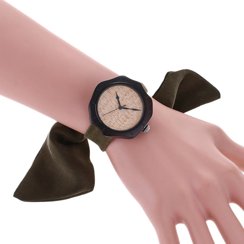

Women Wood Dail Quartz Wristwatch Flower Shaped Case Elegant Watches with Cloth Strap Casual Watches TT@88