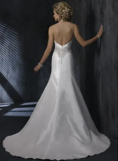 ТРАПЕЦИЕВИДНОЕ свадебное платье без спины вышитый бисером из тафты