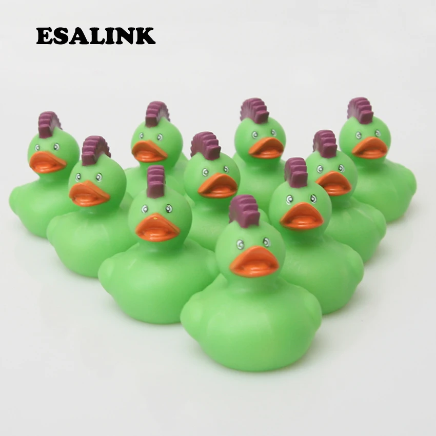 

10pcs bathing ducks toys cool green Mohawk Hairstyel soft floating rubber duck squeeze sounding fun gift for baby kids