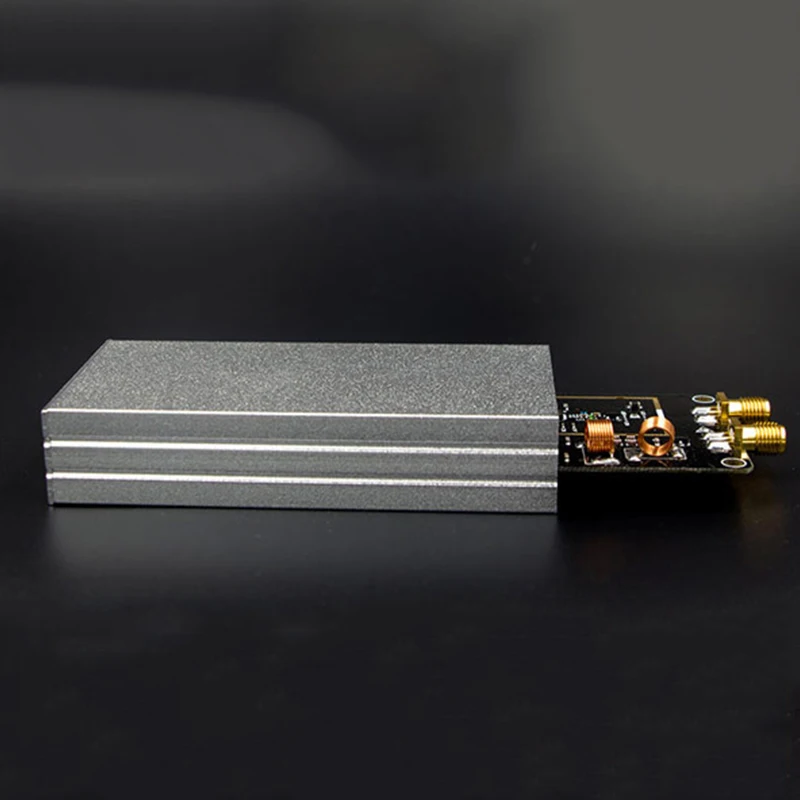 RTL2832-SDR Full-band Receiver 100K-1.7GHz SDR Radio Receiver Short-wave Broadband Receiving Section RTL2832-SDR Full-band Receiver 100K-1.7GHz SDR Radio Receiver Short-wave Broadband Receiving Section