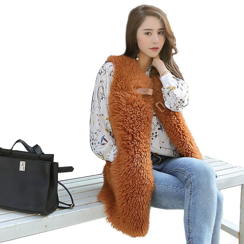 vests with fur trim