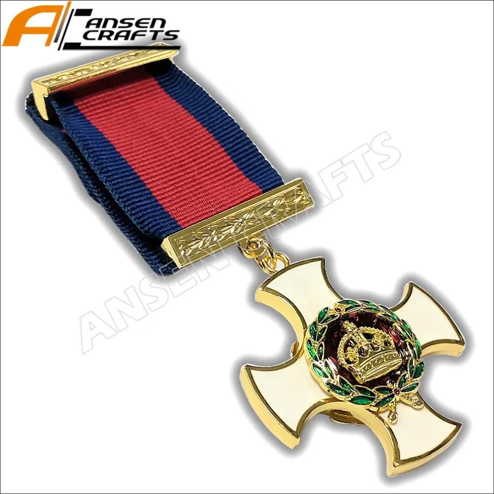 Орден за выдающиеся услуги DSO GRVI EIIR британская военная медаль