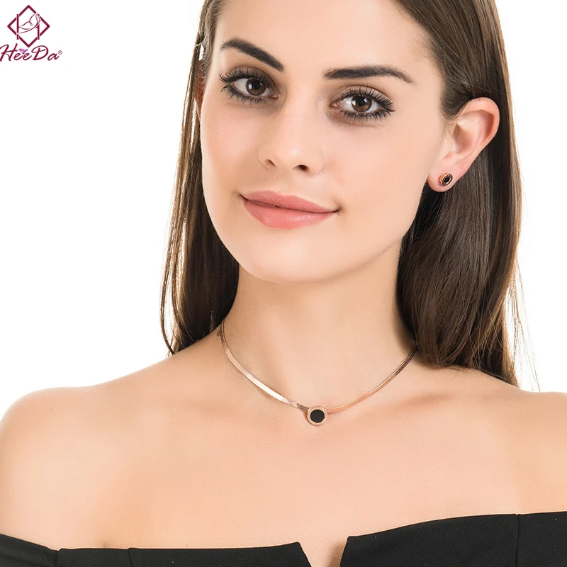 

Heeda Kpop Big Name Simple Short Snake Chain Necklace for Women Creative Round Letter Clavicular Chain Korean Fashion Jewelry