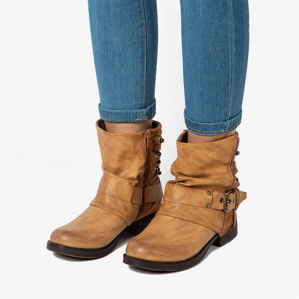 

2018 Handmade Rivet Leather Ladies Ankle Boots Winter Fashion Short Plush Zip Buckle Western Boots Motorcycle Strap Punk Shoes