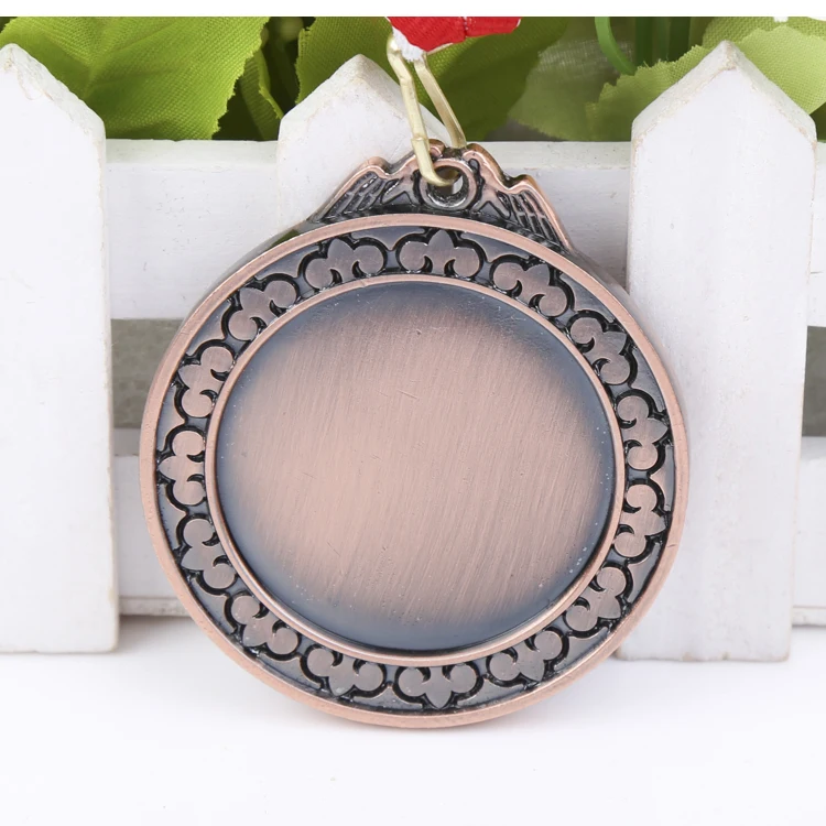 Пустая медаль с облаками Золотая серебряная бронзовая движением честь