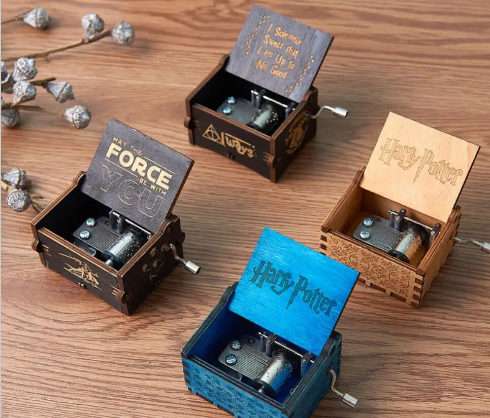 

2019 new black Star Wars music box Game of Thrones castle in the sky hand-cranked wooden music box Christmas gift