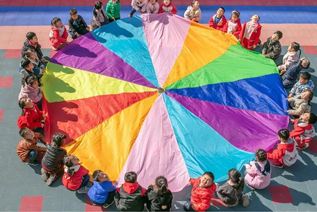 [Funny] Sports game 2M/3M/4M/5M/6M Diameter Outdoor Rainbow Umbrella Parachute Toy Jump-Sack Ballute Play game mat toy kids gift 2