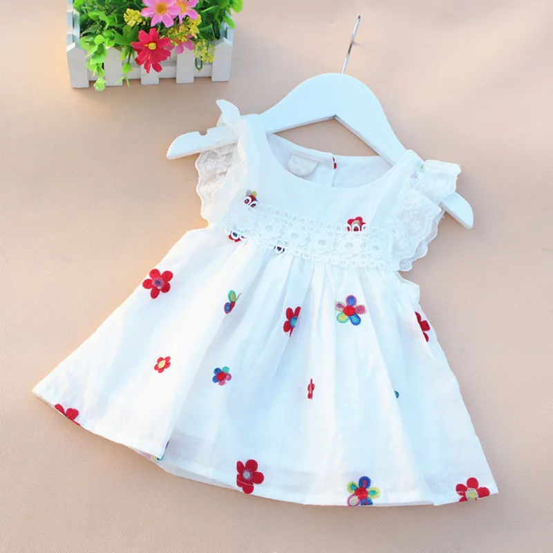 Платья для малышек летняя одежда для маленьких девочек цветы клубника Вышивка Детские платье принцессы милый хлопок детская одежда От 0 до 3 лет - Цвет: Бежевый