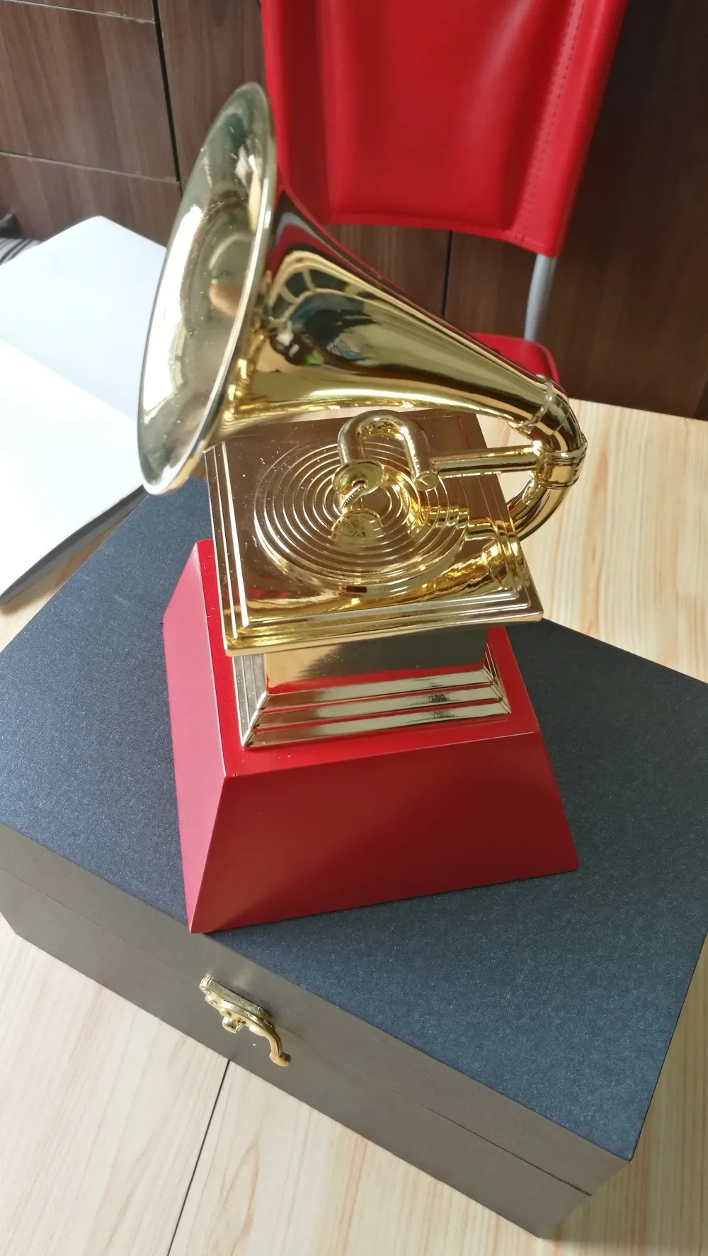 2018 GRAMMY Awards 1:1 реальной жизни Размеры 23 см высота Грэмми наград граммофон металла трофей сувенирная Коллекция Бесплатная доставка