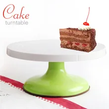 Торт ко дню рождения, установленный на поворотном столе для противоскользящего поворотного стола, установленный точечный инструмент для выпечки цвет случайный