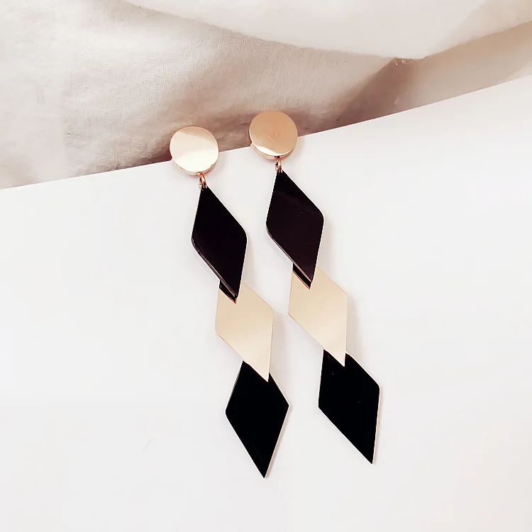 

Fashion fashion new black long multi-layer rhombic geometric for the women earrings with anti-allergy titanium steel for ladies