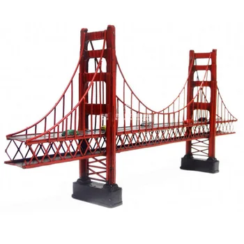 

Retro Metal Building Model Decoration Golden Gate Bridge Statue Cafe Decor