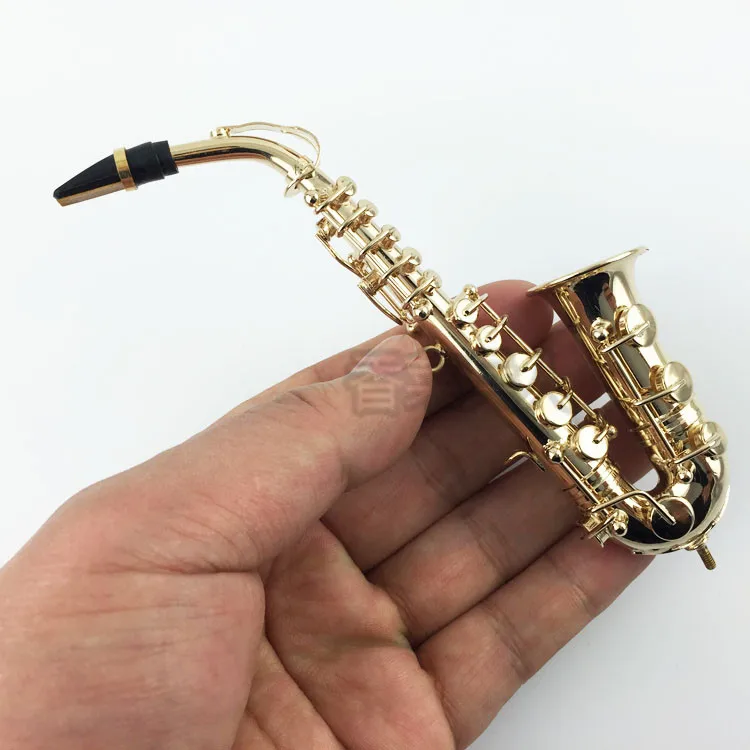 

Estartek 1/6 Musical Instruments Model Gilded Sax for 12inch Phicen Jodoll Lovely Doll Uniquedoll Action Figure Sence DIY 12cm