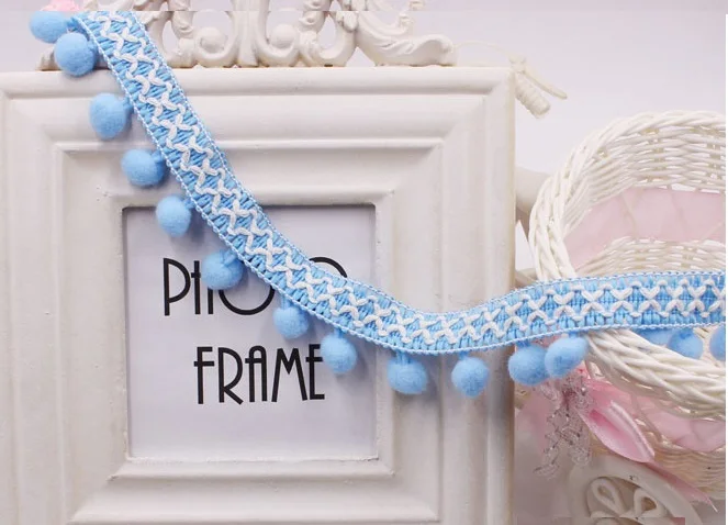 blue pompom