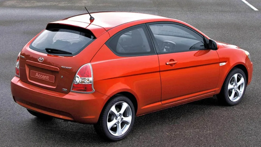 HYUNDAI-Accent-3-Doors-13165_45