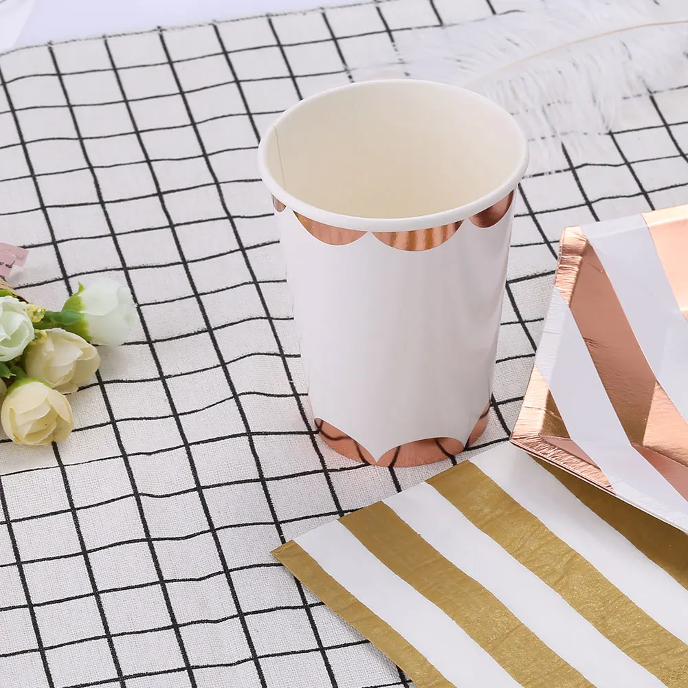 Одноразовая бумажная посуда из розового золота, тарелки, чашки и полотенца, вечерние кухонные принадлежности