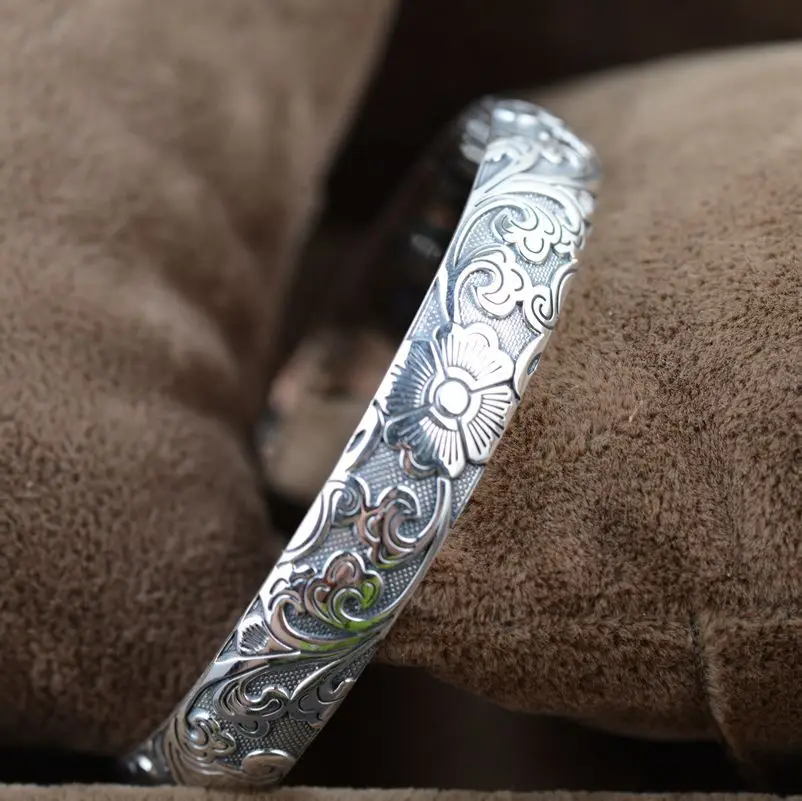 

Thai Silver Bracelet Fine Silver Antique Silver Restoring Ancient Ways Is Female A Clover Embossed Flower Hand Act The Role Ofin