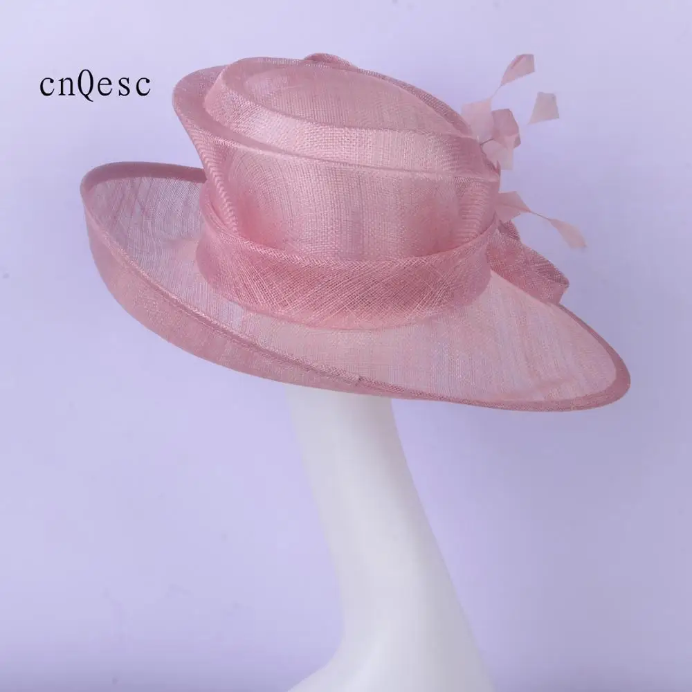 Румяна розовая Женская шляпа Головной убор Sinamay шляпа платье шляпа шляпка для церкви для свадебной вечеринки мать невесты w/перья