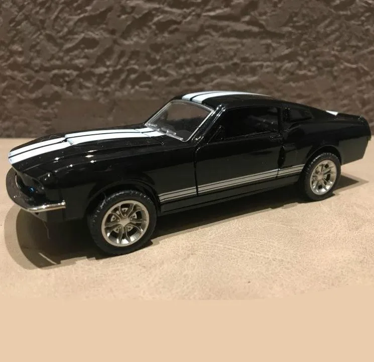Модель автомобиля из сплава 1:32 модель Ford Mustang 2 открывающихся двери литая