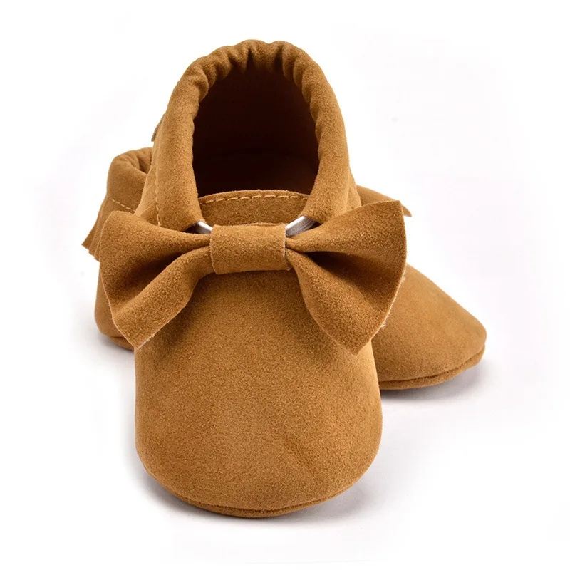 Обувь для младенцев; Мягкие Замшевые Кожаные Мокасины для маленьких девочек; мягкие Нескользящие пинетки для новорожденных; для малышей 0-18 месяцев
