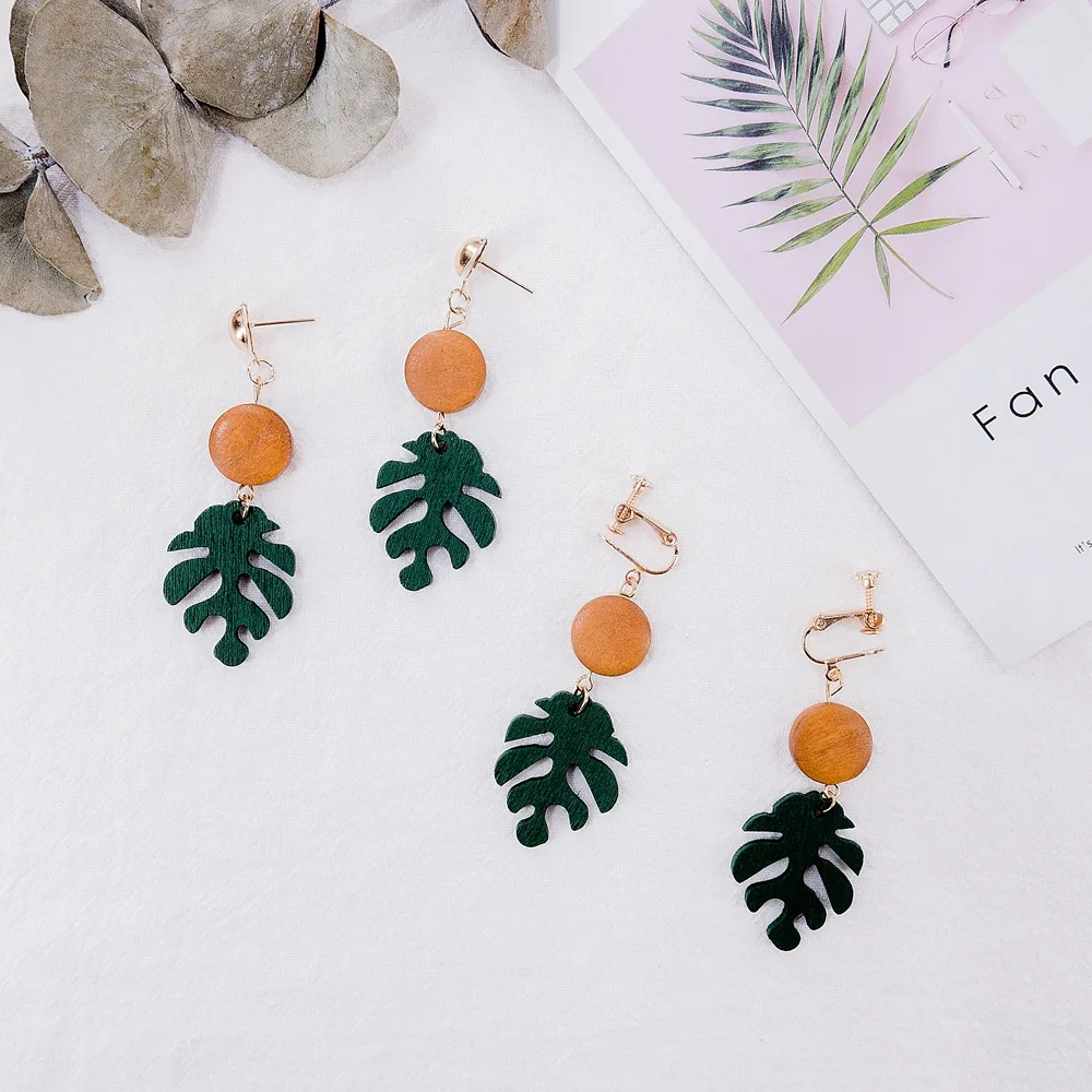 

G.YCX Summer Style Green Wood Leaf Shape Clip Earrings Geometric Simple Fish Bone Ear Clips No Ear Hole Earrings for Women Girl