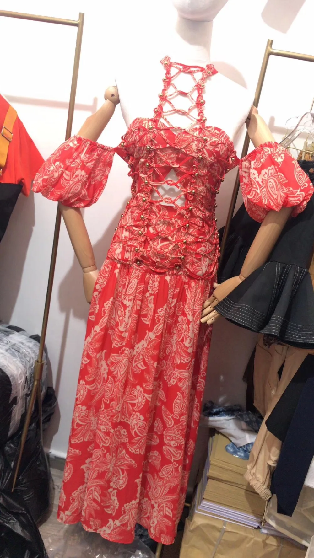 2019 винтажное женское сексуальное платье с пышными рукавами в стиле дворца, украшенное бусинами, красное Макси-платье