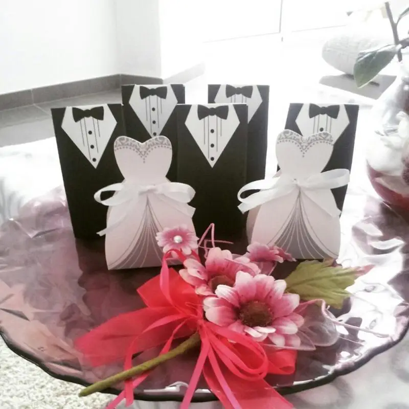 50-Pcs-Bridal-Gift-Cases-Groom-Tuxedo-Dress-Gown-Ribbon-Wedding-Favor-Candy-Box-Wedding-Favors (4).jpg