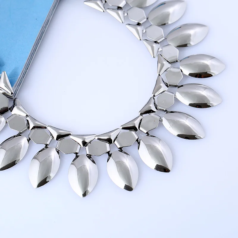 LZHLQ металлическая текстура Глянцевый Лист колье ожерелье для женщин ювелирные изделия короткая цепочка на ключицы рок-стрит