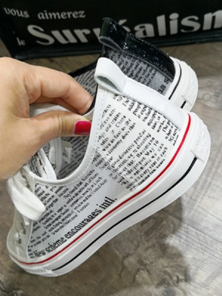 

Summer new low cut transparent board shoes female letter graffiti flat casual white shoes