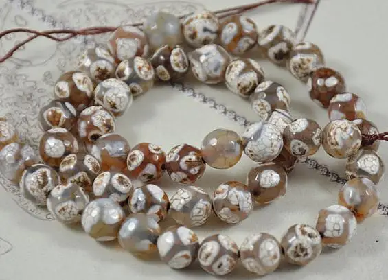 

Unique Pearls jewellery Store Tibetan Dzi Faceted Football Dragon Coffee White Agate Gemstone 8mm 15'' Full One Strand LC3-241