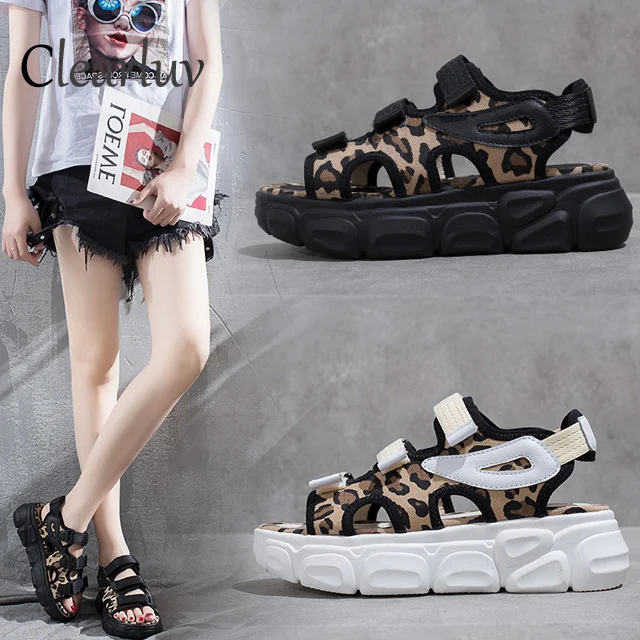 

2019 new wild thick-bottom fighting sports sandals women's wild black white casual comfortable Roman anti-slip sandals high 5cm