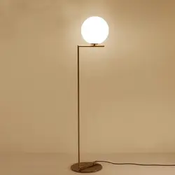 Напольный светильник современные, покрытые белым стеклом Сферический затененный D30cm торшер латунь линейный светодиодный фонарь
