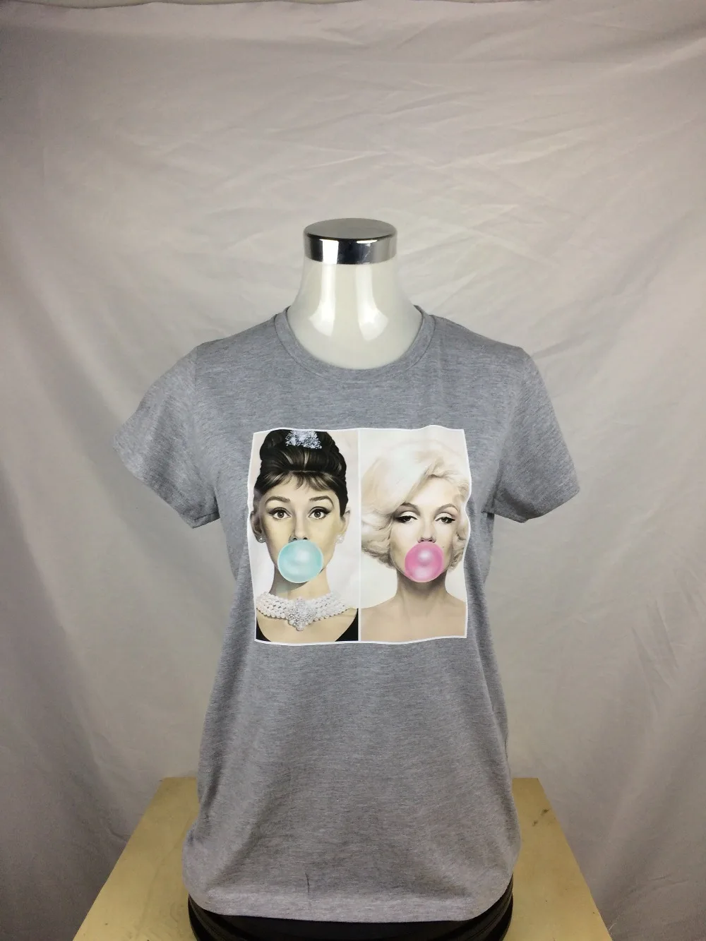 Marilyn Monroe Chewing Design