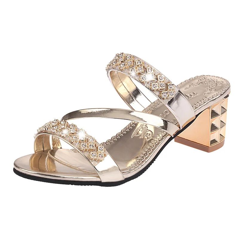 

2019 New Summer Slippers Women's Rhinestone Beach Sandals Women's Slippers Outdoor Indoor Slippers Flip Flops Fashion Clothing
