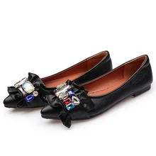 Разноцветные женские туфли на плоской подошве со стразами и оборками в Корейском стиле; тонкие туфли с бантом и закрытым носком; женские мокасины; туфли с бантиками