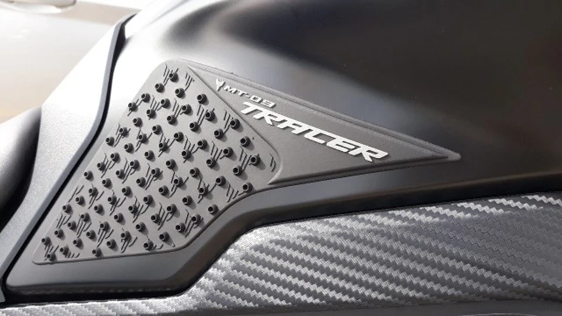 MTCLUB MT-09 TRACER FJ-09 Motorcycle Anti slip Fuel Tank Pad Side Gas Knee Grip Traction Pads For Yamaha MT-09 TRACER 2015 2016 (2)