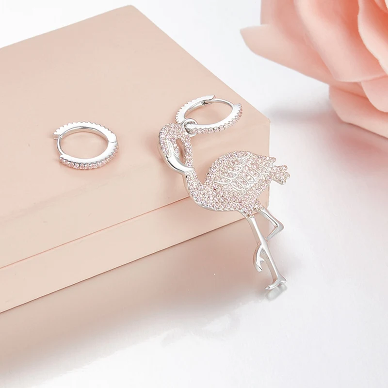 

Big Star with The Same Pink Flamingo Rhinestone Earrings Asymmetric Zircon Earrings Micro-set Rose Gold Jewelry Music Party