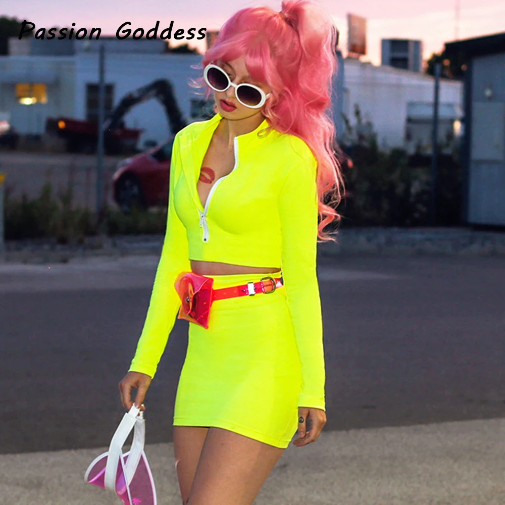 мода одежда радуга. яркая одежда для женщин. нова яркая одежда. яркая одежда. нова яркая одежда.