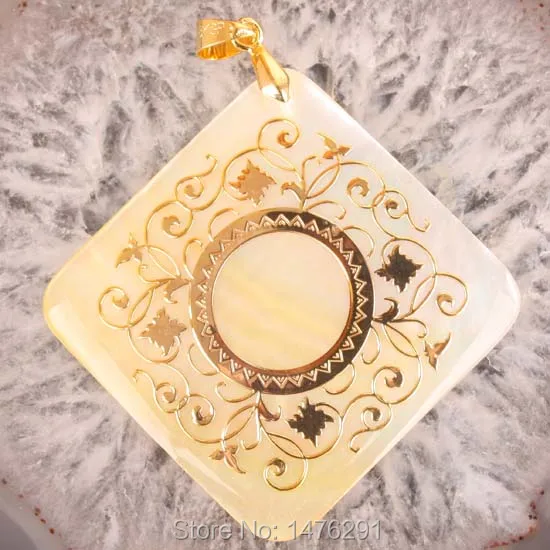 

Pretty 40x40MM Mother of Pearl MOP Shell Square Pendant 1PCS