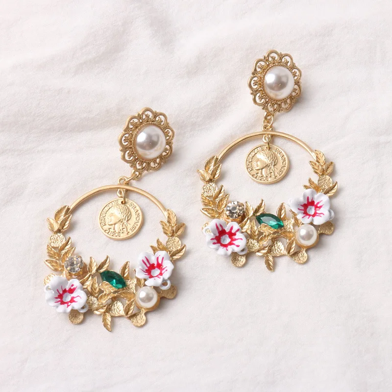 

Baroque new exaggerated big earrings fashion palace wind flower pearl long earrings retro money coin ring earrings 538