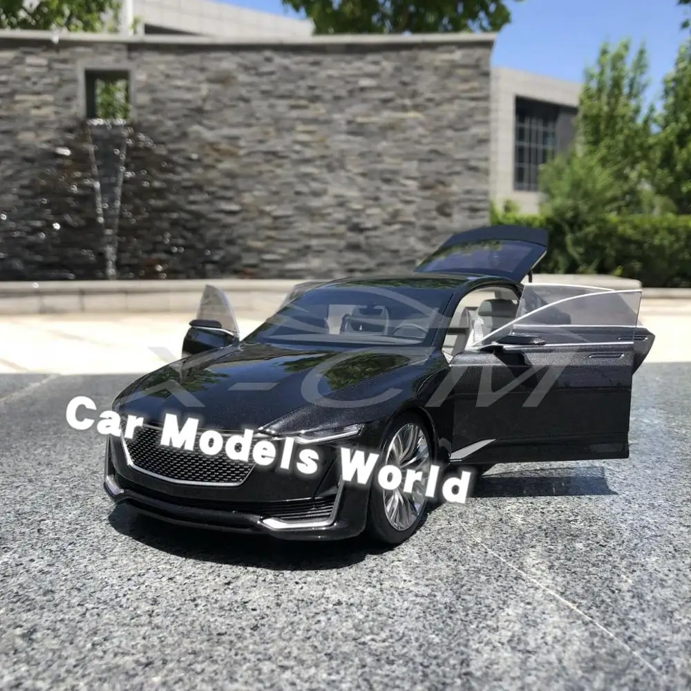 Литая модель автомобиля для эскалы 1:18 + маленький подарок!|Наземный транспорт| |