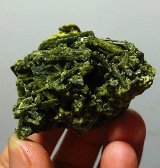 

61g Natural Green Tourmaline Crystal Rough Stone cluster Specimen