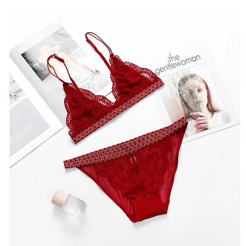 

2019 Fashion Lace Trim Seamless Underwear Set For Women Ultrathin Sexy Bra and Panties Set Black Red White Ladies Lingerie Sets