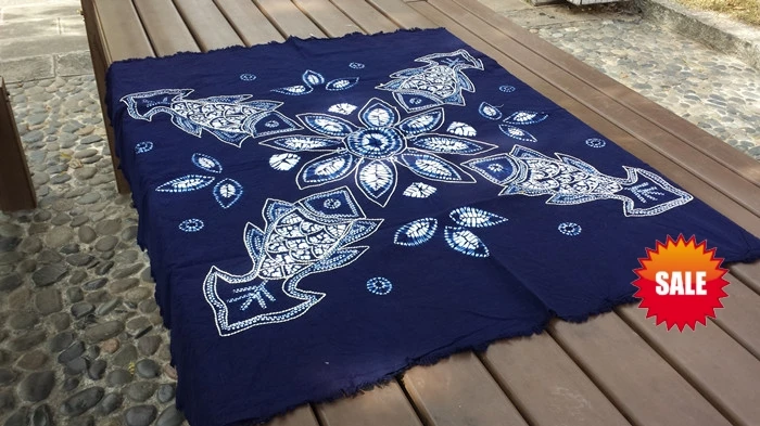 

Shibori Tie dye Arts Gorgeous adornment / Handmade Miura lucky gold fish and Flower / Table Cloth Many Uses Mats pads Cover