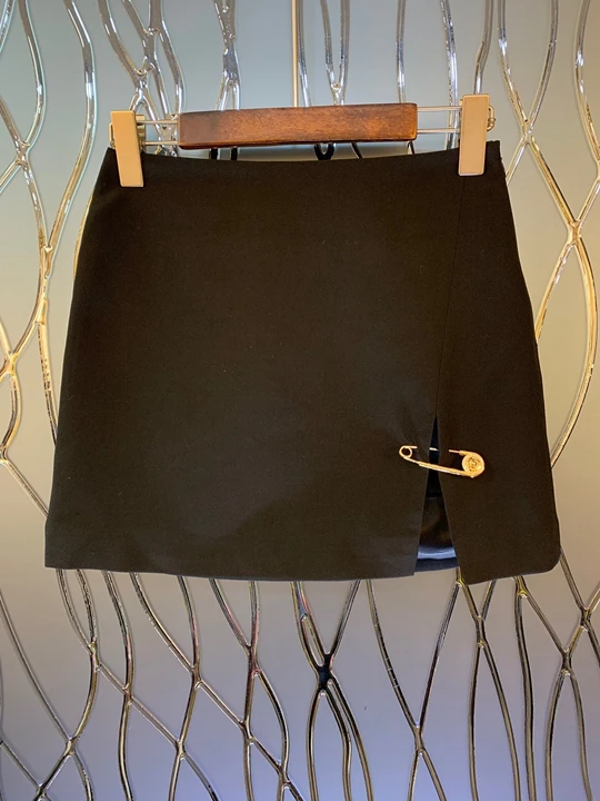 

2019 Early Autumn New Woman Pure Bottom Slightly Open-forked Pin Short Half-length Skirt 719