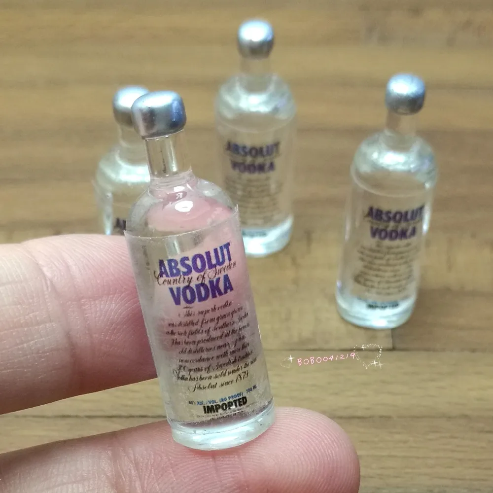 

Dollhouse Miniature 1:12 Toy 4 Plastic Botlles Wine Drink Height 1"3/10 SPO720